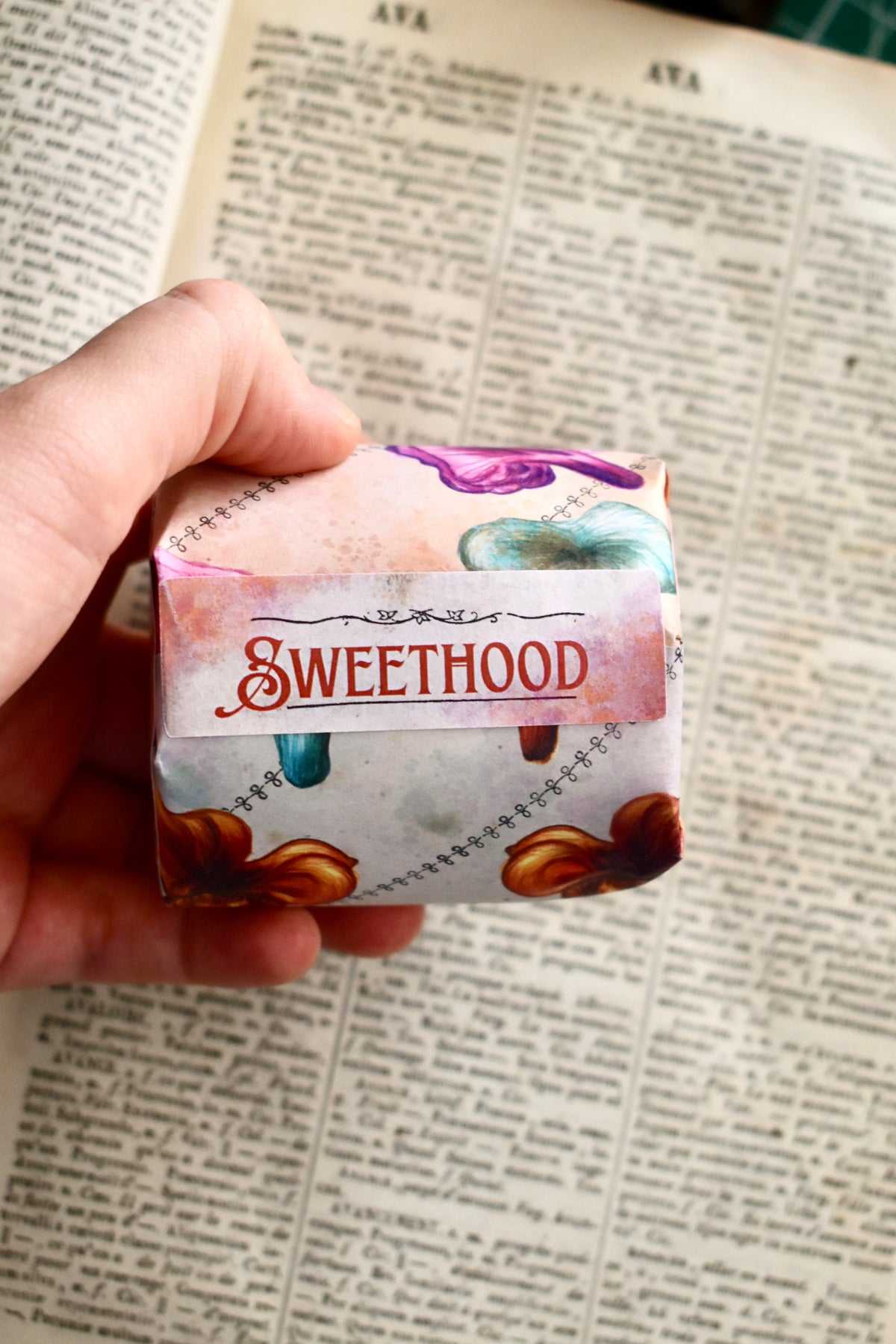 Sweethood: Cocoa Butter, Vanilla, Light Spice